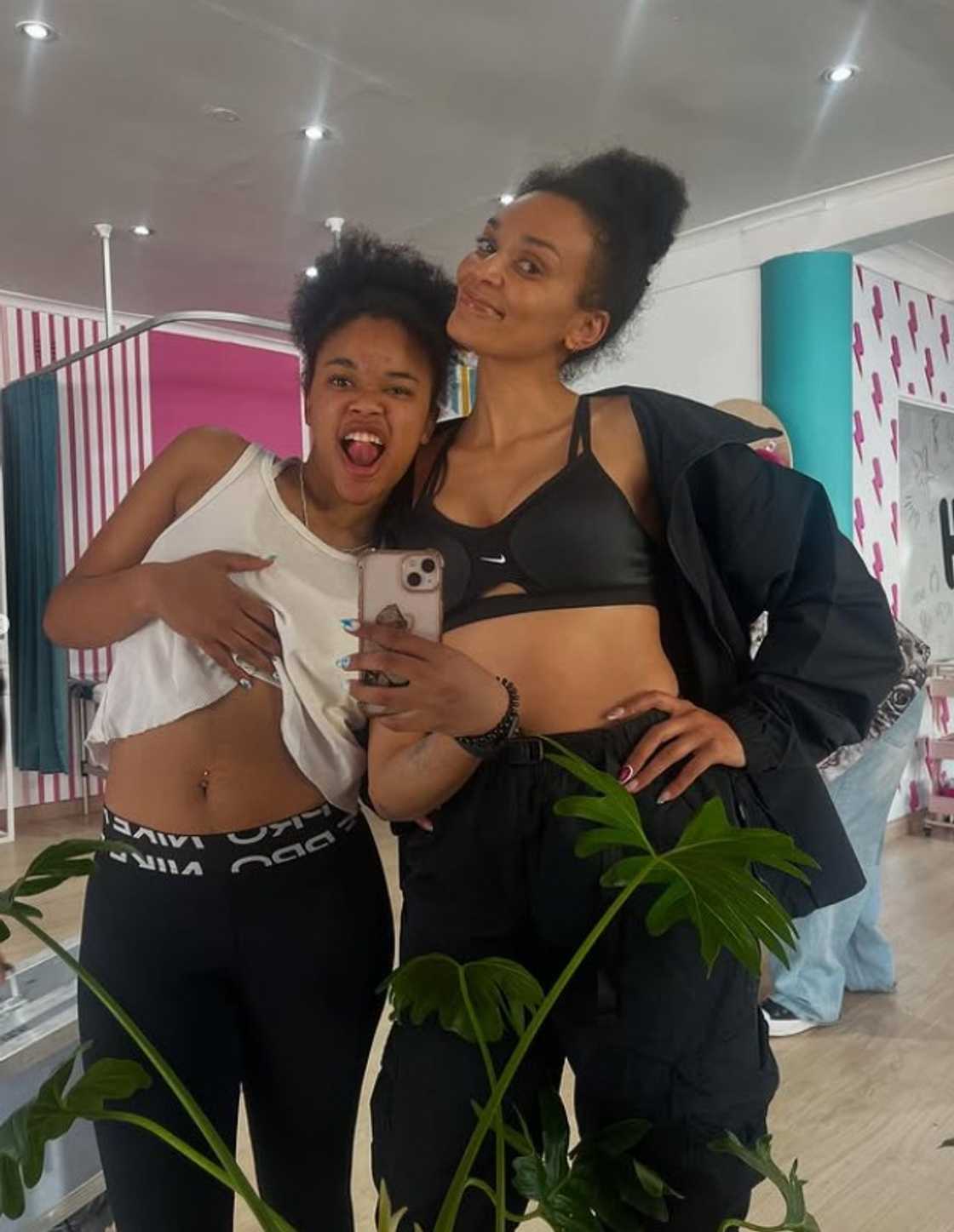 Pearl Thusi was on stage with her daughter Thando Mokena at DJ Warras' funeral Pearl Thusi was on stage with her daughter Thando Mokena at DJ Warras' funeral