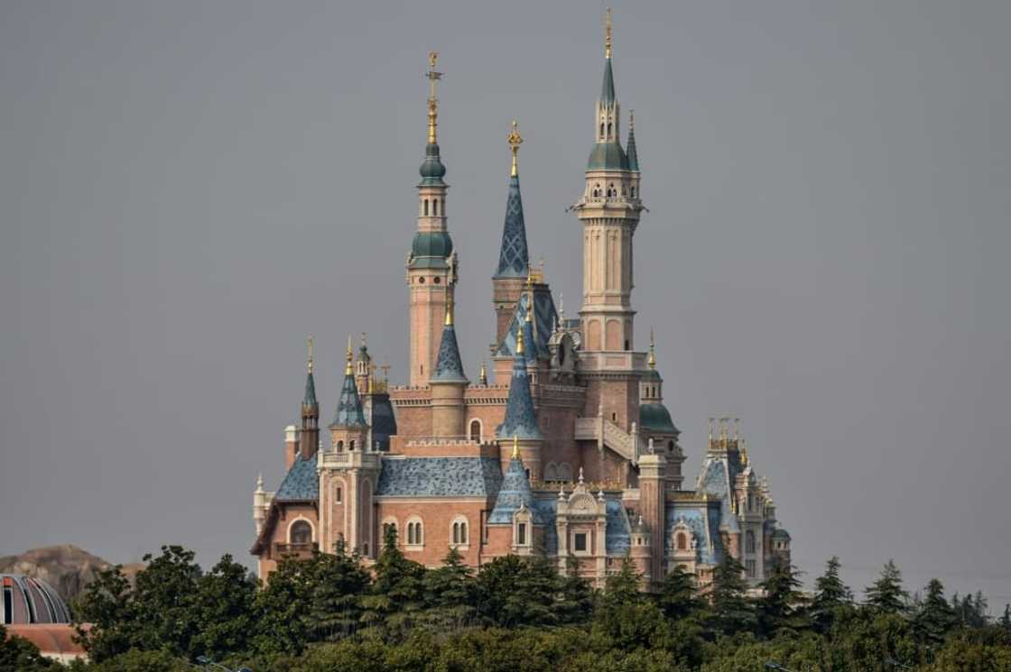 Shanghai Disney Resort abruptly shut its doors Monday as Chinese authorities imposed a snap lockdown Shanghai Disney Resort abruptly shut its doors Monday as Chinese authorities imposed a snap lockdown