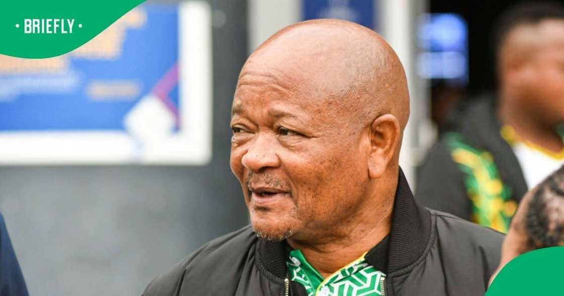 Police Minister Senzo Mchunu outlined plans he has for the South African Police Service in crime-fighting efforts Police Minister Senzo Mchunu outlined plans he has for the South African Police Service in crime-fighting efforts
