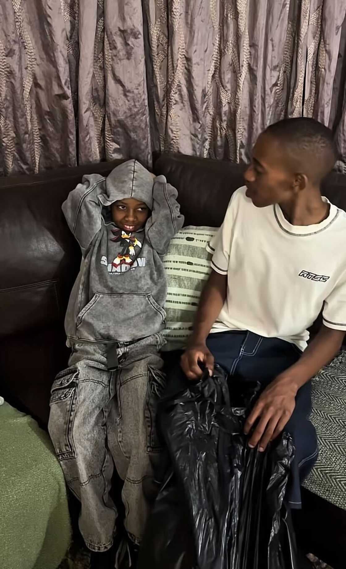 A man captured his family’s reactions to the gifts he bought for them.