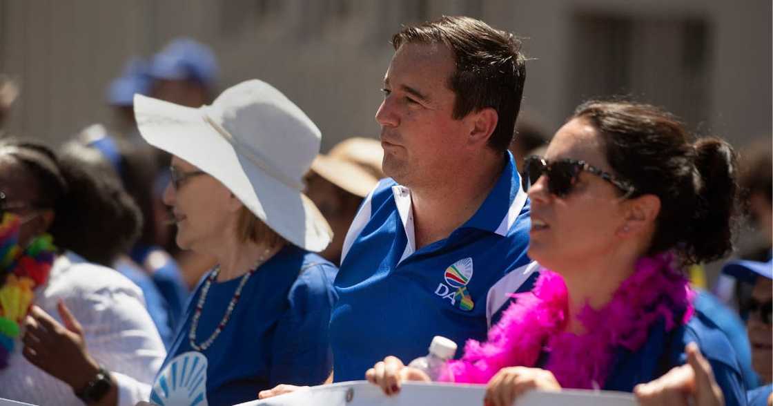 DA Slams Scapegoating Foreigners, Says They Should Be Free to Leave, Re Enter SA Legally: "Give Them Amnesty" DA Slams Scapegoating Foreigners, Says They Should Be Free to Leave, Re Enter SA Legally: "Give Them Amnesty"