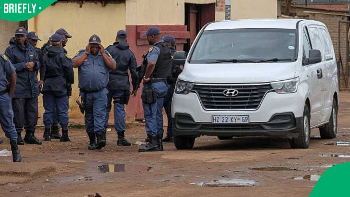 SAPS officers SAPS officers