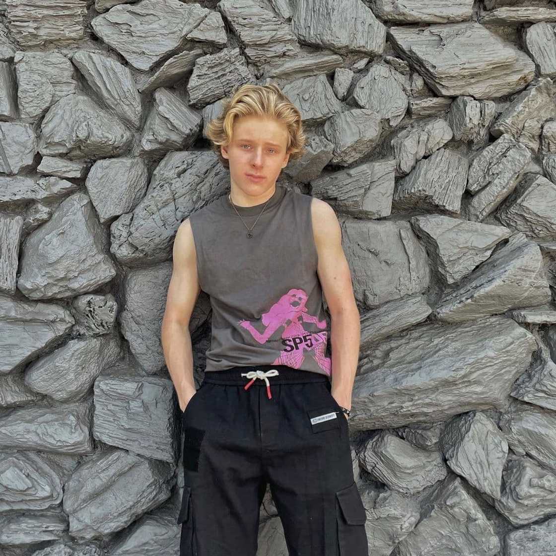 Lev Cameron Lev Cameron