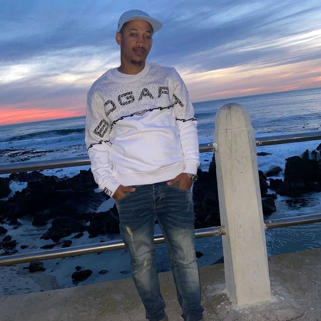 Others praised the cameraman's steady hand and joked that he deserves his flowers for documenting the drama Others praised the cameraman's steady hand and joked that he deserves his flowers for documenting the drama