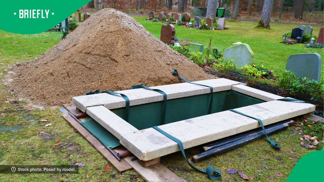 SA outraged by Mzansi man's behaviour SA outraged by Mzansi man's behaviour