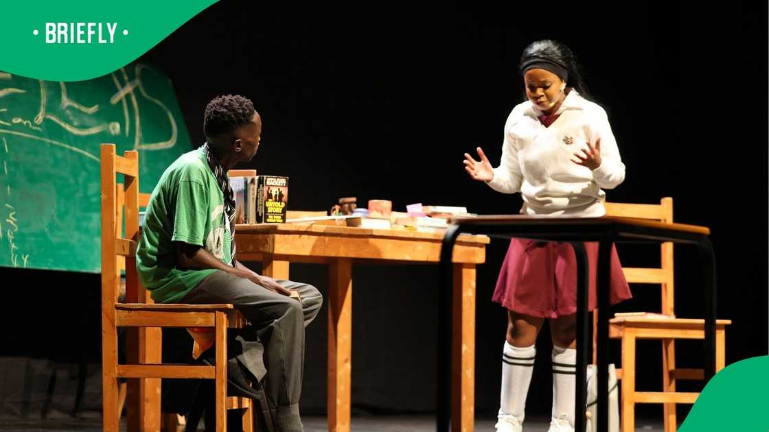 The visual captured the art between school pupils The visual captured the art between school pupils