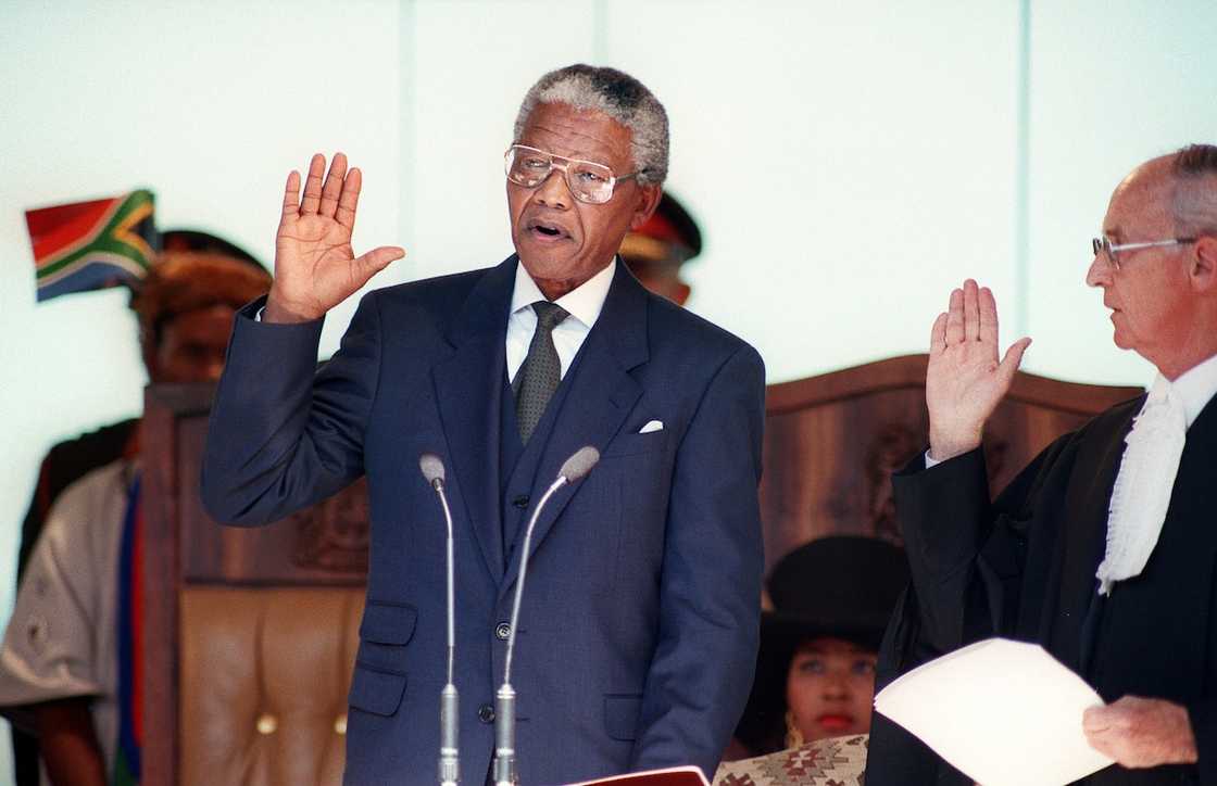 Nelson Mandela: 5 Powerful Photos of the Day Madiba Was Sworn in as South Africa’s President Nelson Mandela: 5 Powerful Photos of the Day Madiba Was Sworn in as South Africa’s President
