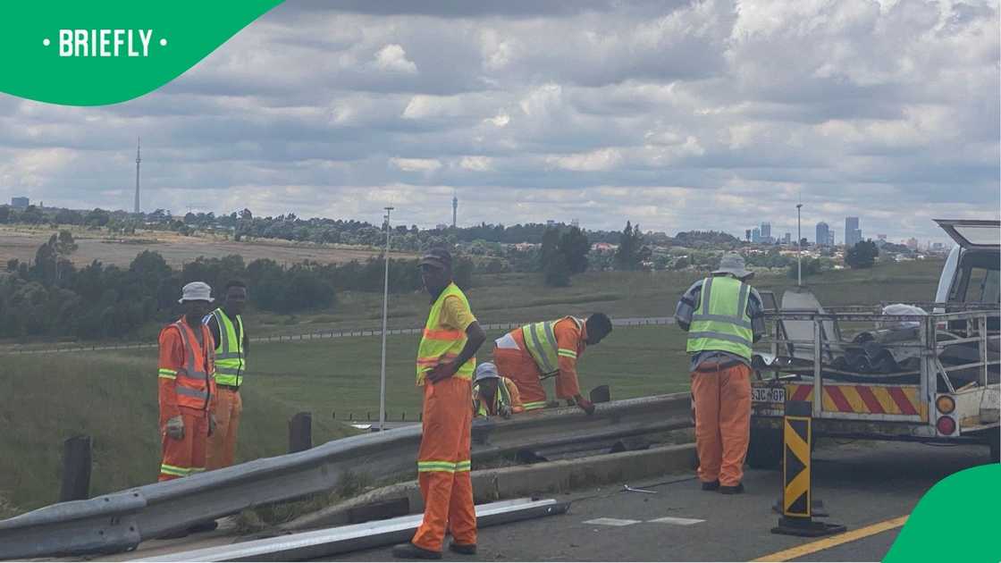 Crash barriers being repaired in Johannesburg Crash barriers being repaired in Johannesburg