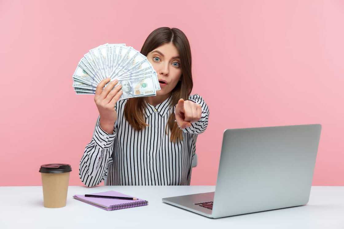 How to make money online as a teenager | Easy money-making tips How to make money online as a teenager | Easy money-making tips