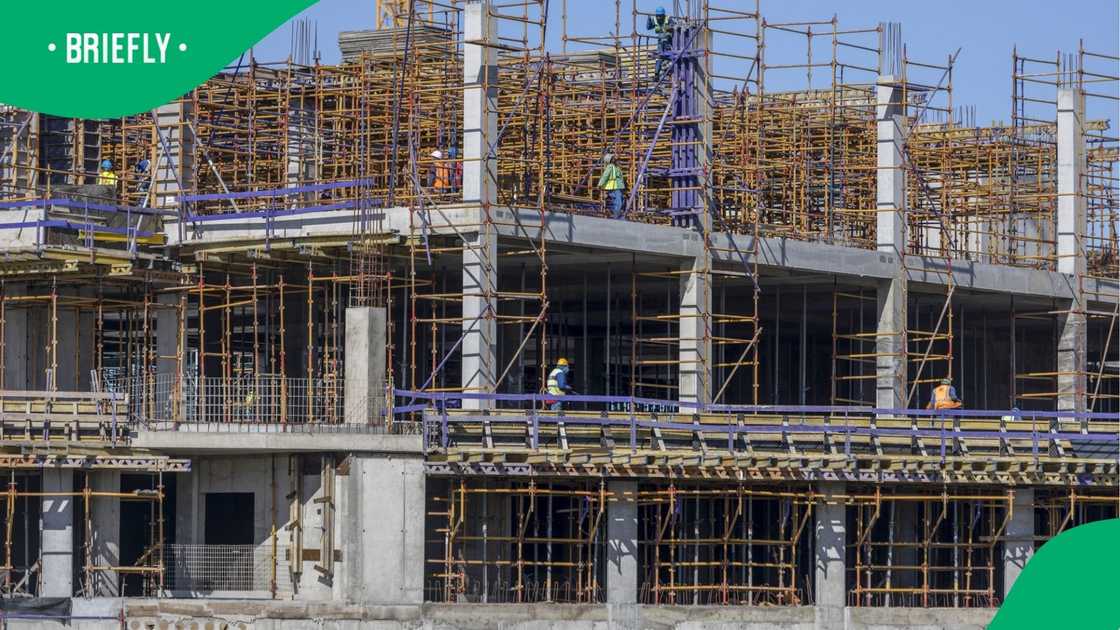 Four alleged construction mafia shot and wounded in shootout with security Four alleged construction mafia shot and wounded in shootout with security