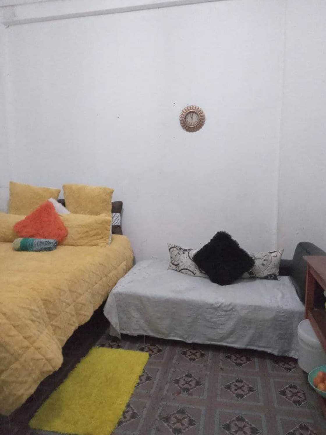 Johannesburg lady shows off her bedroom Johannesburg lady shows off her bedroom