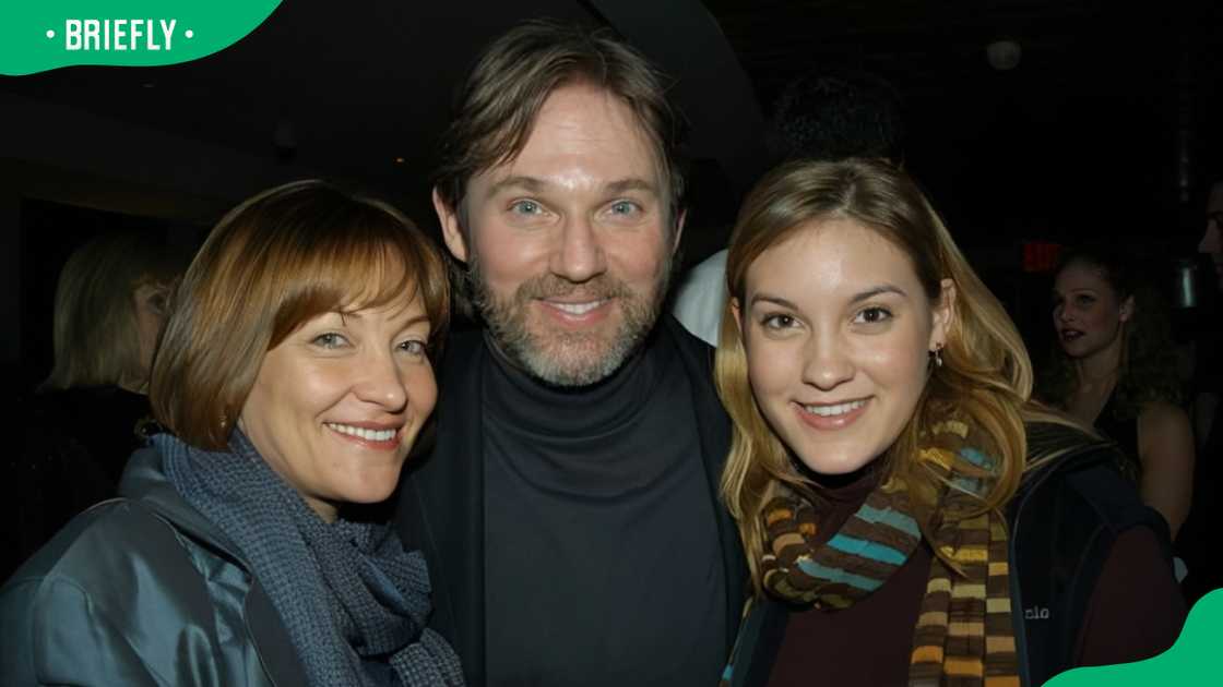 Richard Thomas, his wife Georgiana, and daughter Kendra at Fred's at Barney's Richard Thomas, his wife Georgiana, and daughter Kendra at Fred's at Barney's