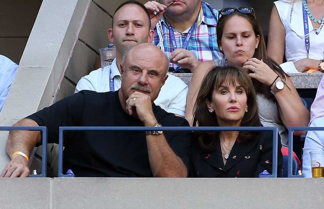 Robin McGraw wikipedia Robin McGraw wikipedia