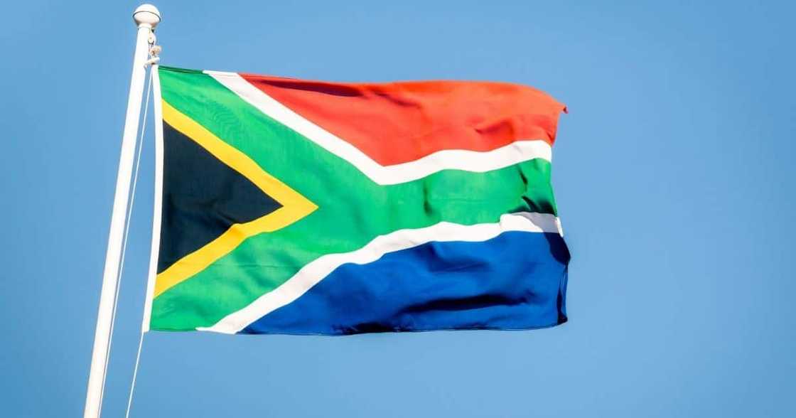 Peeps raise awareness on Mzansi through #PrayForSouthAfrica Peeps raise awareness on Mzansi through #PrayForSouthAfrica