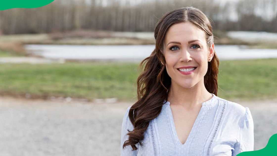 What is Erin Krakow's nationality What is Erin Krakow's nationality
