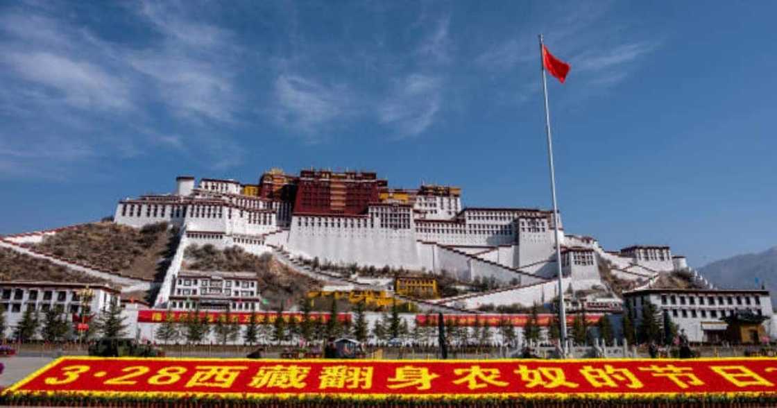 China's Economy Grows by 18.3% in First Quarter Despite COVID-19 Challenge China's Economy Grows by 18.3% in First Quarter Despite COVID-19 Challenge