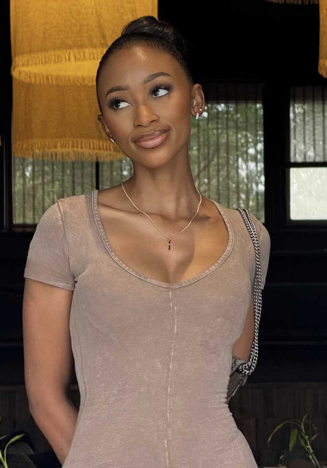 Fans admired Thabsie's new breasts Fans admired Thabsie's new breasts