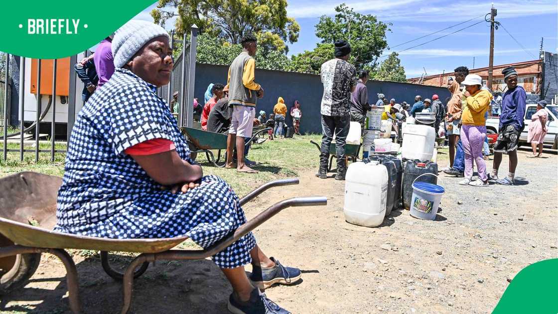 This follows an announcement made by Johannesburg Water that a 14-hour daily throttle will be implemented on reservoirs and towers This follows an announcement made by Johannesburg Water that a 14-hour daily throttle will be implemented on reservoirs and towers