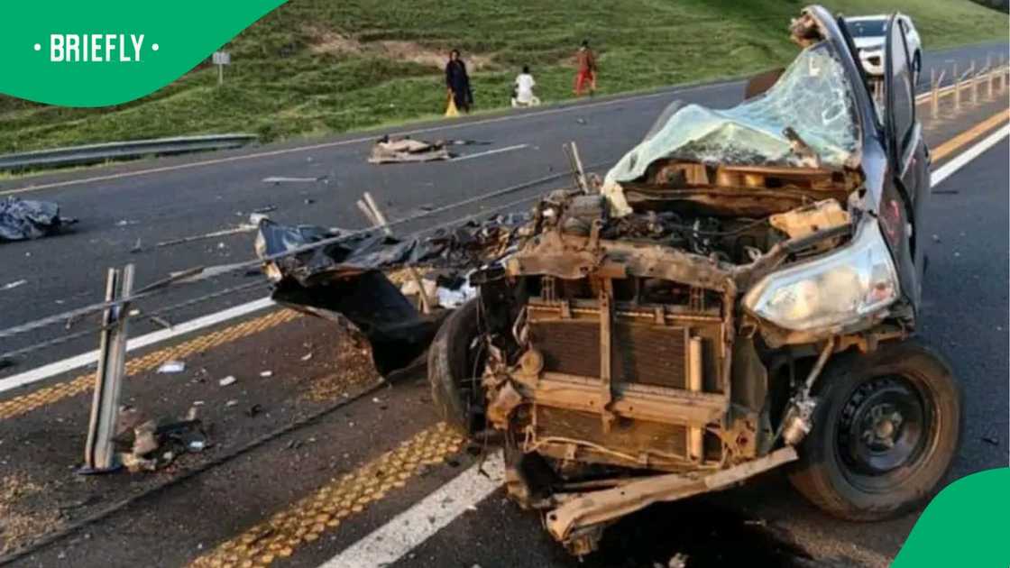 Emergency teams were also working to secure the area and manage traffic safely. Emergency teams were also working to secure the area and manage traffic safely.