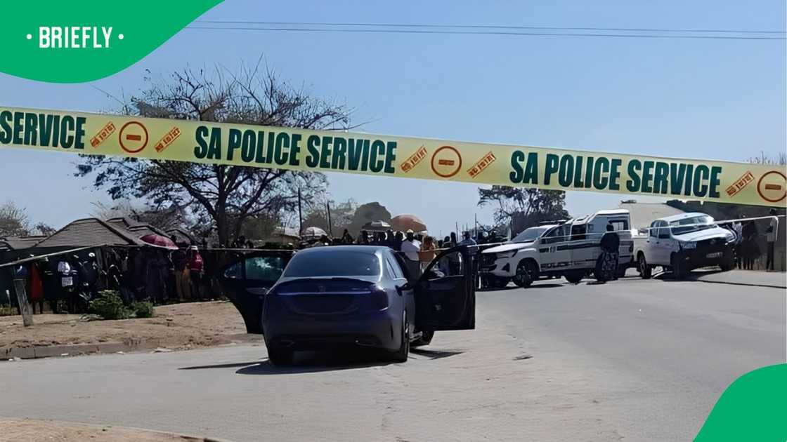 Three people died in a horrific shooting in Mkhuhlu, Mpumalanga on 22 August 2025 Three people died in a horrific shooting in Mkhuhlu, Mpumalanga on 22 August 2025