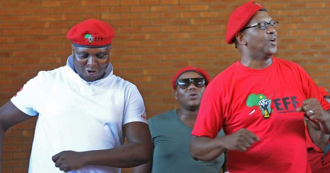 Dali Mpofu: Floyd Shivambu slams critics, brings Ramaphosa up Dali Mpofu: Floyd Shivambu slams critics, brings Ramaphosa up