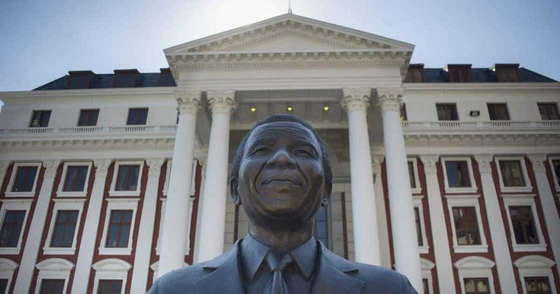 SAPS, investigate, crash, 1 child dead, Parliament, Friday morning SAPS, investigate, crash, 1 child dead, Parliament, Friday morning