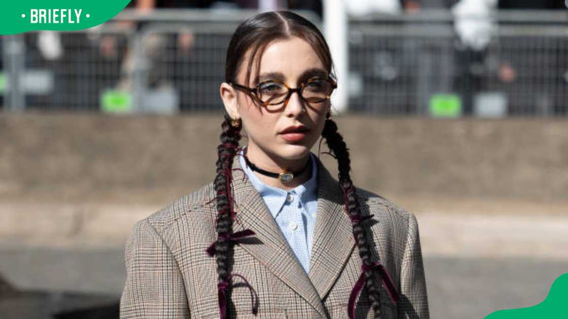 Emma Chamberlain at the Miu Miu Womenswear Emma Chamberlain at the Miu Miu Womenswear