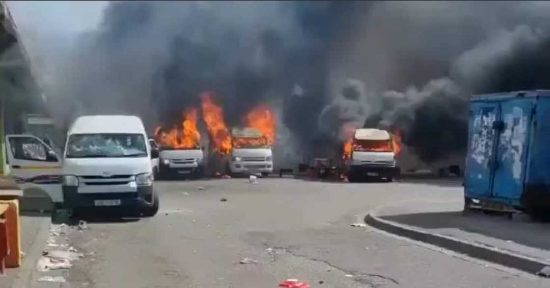 taxi violence, Gqeberha, Eastern Cape, car accident, foreign nationals taxi violence, Gqeberha, Eastern Cape, car accident, foreign nationals