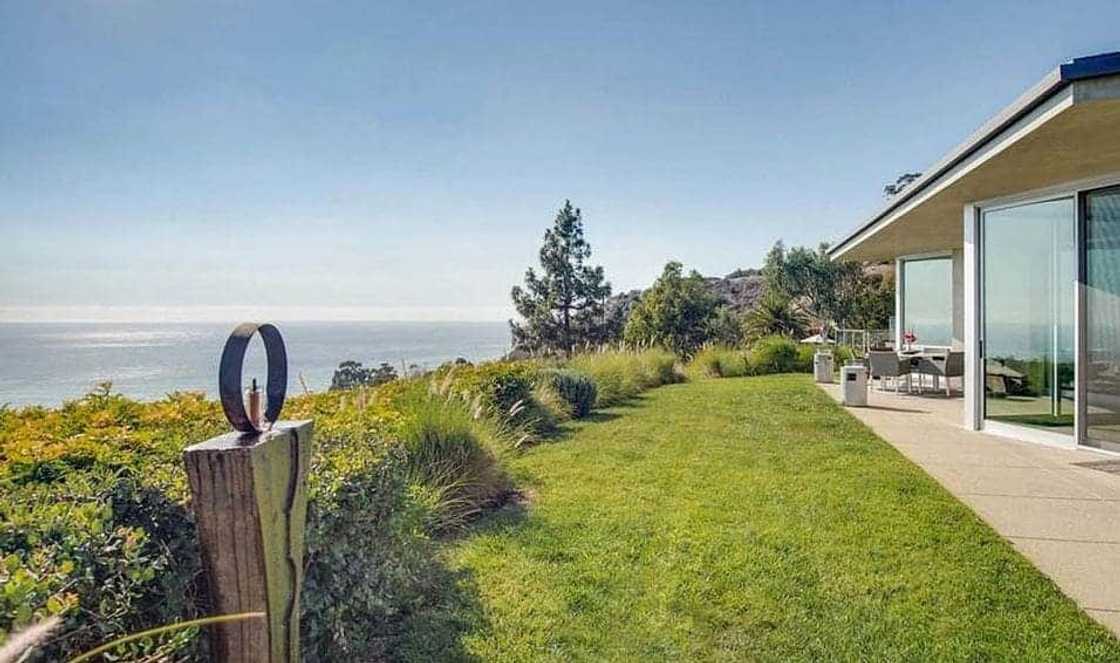 Will and Jada Smith’s 19-year-old daughter, Willow, buys N1.2 billion mansion (photos) Will and Jada Smith’s 19-year-old daughter, Willow, buys N1.2 billion mansion (photos)