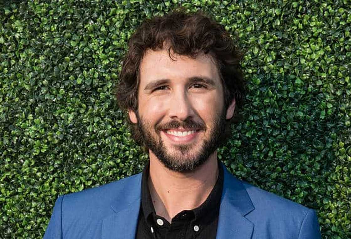 Is Josh Groban in a relationship? Is Josh Groban in a relationship?