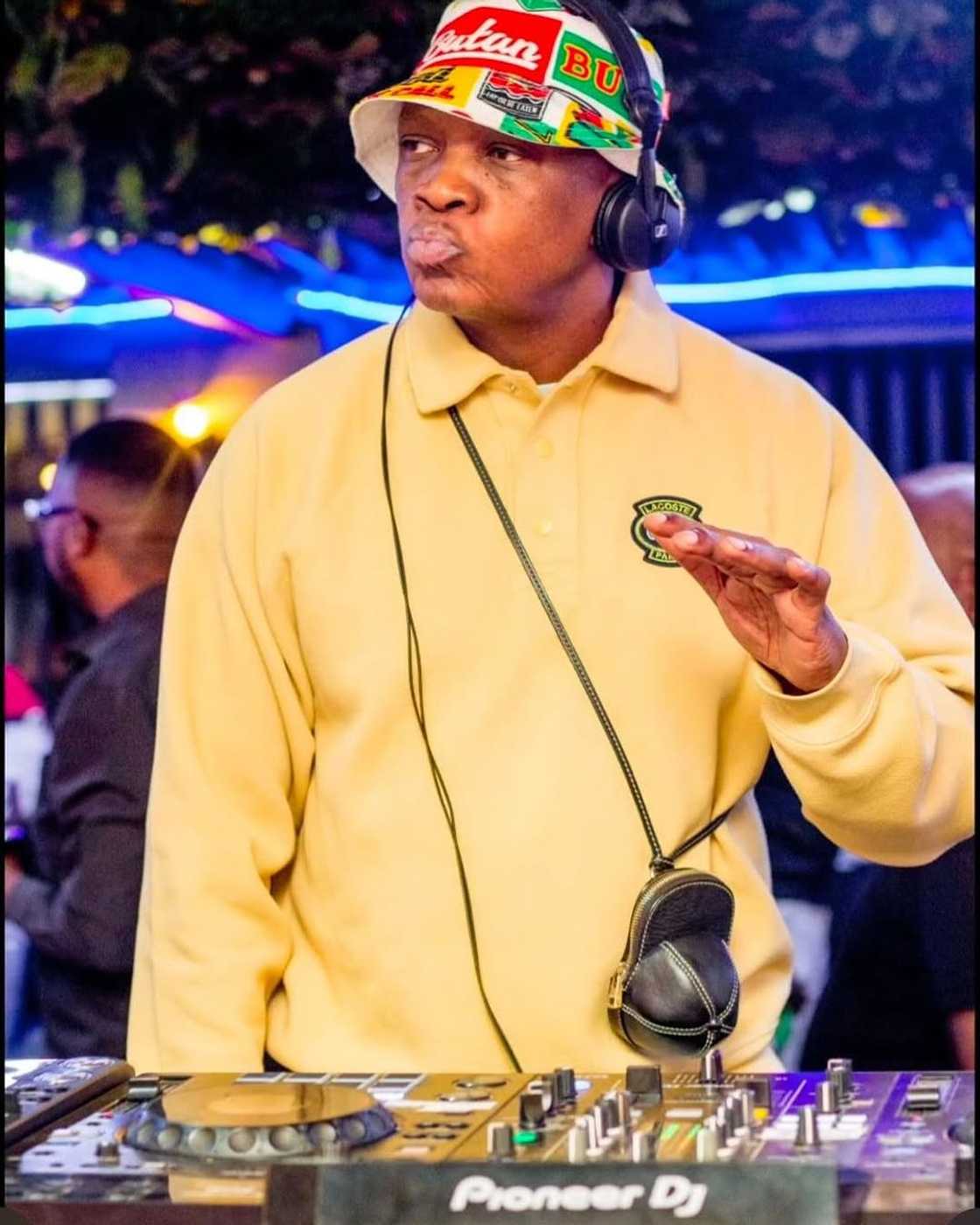 Glen Lewis addressed the South African club culture Glen Lewis addressed the South African club culture