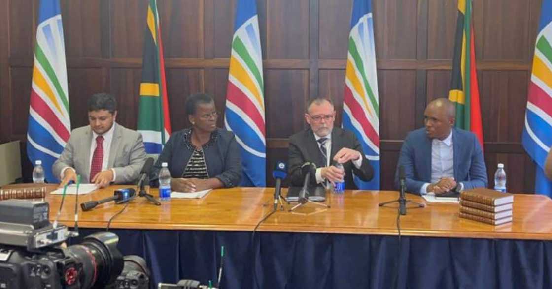 The Democratic Alliance (DA) The Democratic Alliance (DA)
