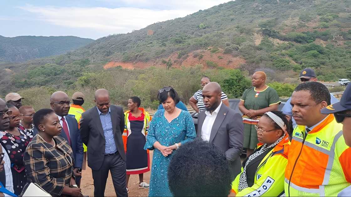 Transport Minister Barbara Creecy at the scene of the accident Transport Minister Barbara Creecy at the scene of the accident