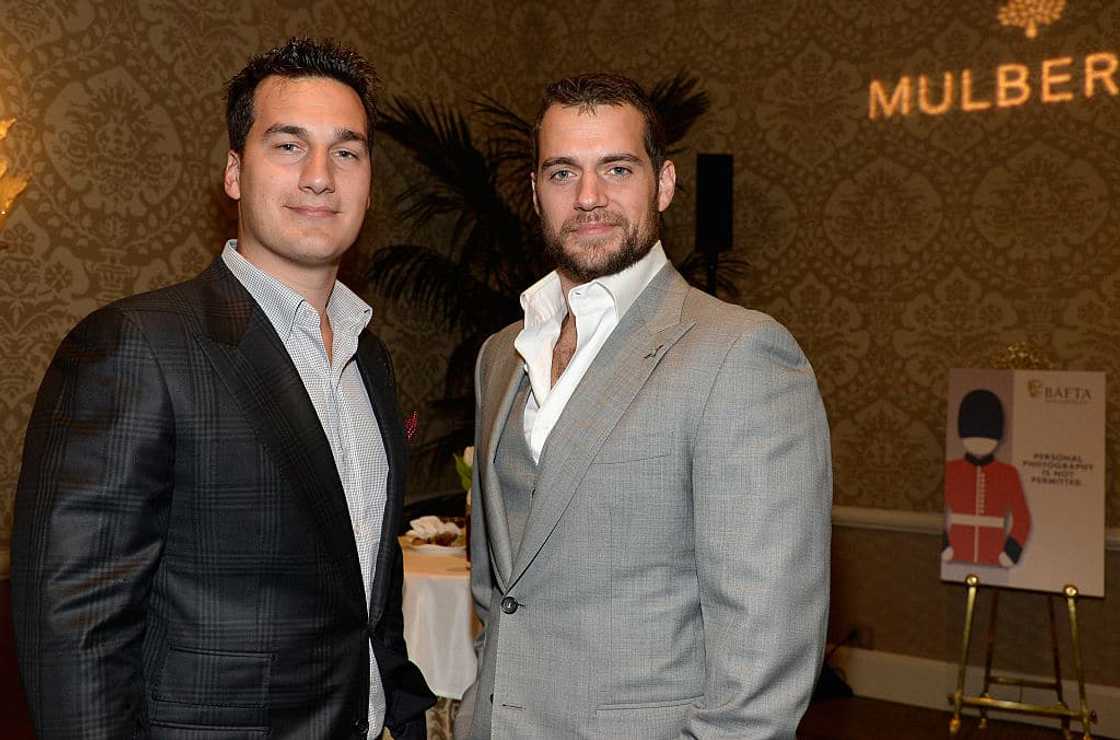 Who are Henry Cavill's brothers? Who are Henry Cavill's brothers?