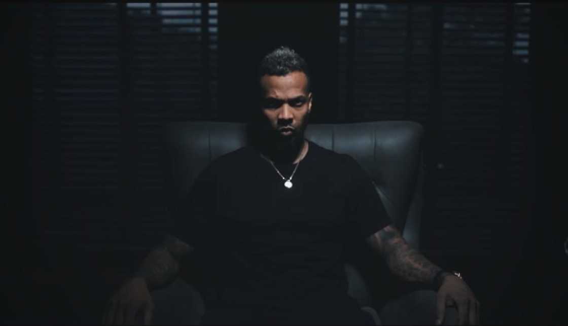 Dylan King accuses Sizwe Dhlomo of owing him money. Dylan King accuses Sizwe Dhlomo of owing him money.