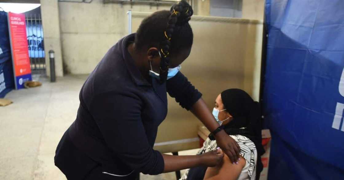 Covid-19, Omicron, coronavirus, vaccines, Covid statistics, NICD, South Africa Covid-19, Omicron, coronavirus, vaccines, Covid statistics, NICD, South Africa