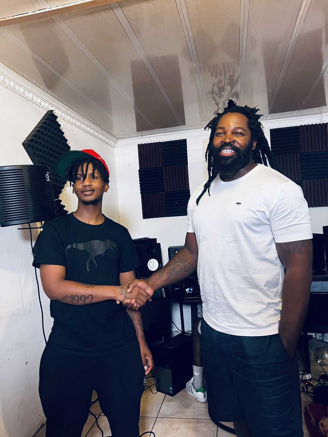 Emtee and Big Zulu have shaken hands. Emtee and Big Zulu have shaken hands.
