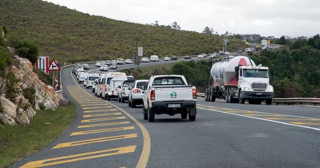 Accident, traffic, road safety, Minibus taxi collision, Free State, North West Accident, traffic, road safety, Minibus taxi collision, Free State, North West