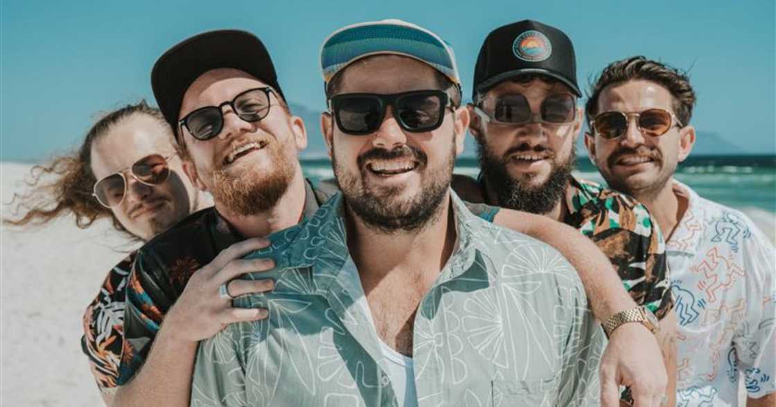 This feel-good rock band, with reggae and folk influences, will bring their unique sound to the stage, ensuring a memorable experience for everyone at the racecourse This feel-good rock band, with reggae and folk influences, will bring their unique sound to the stage, ensuring a memorable experience for everyone at the racecourse