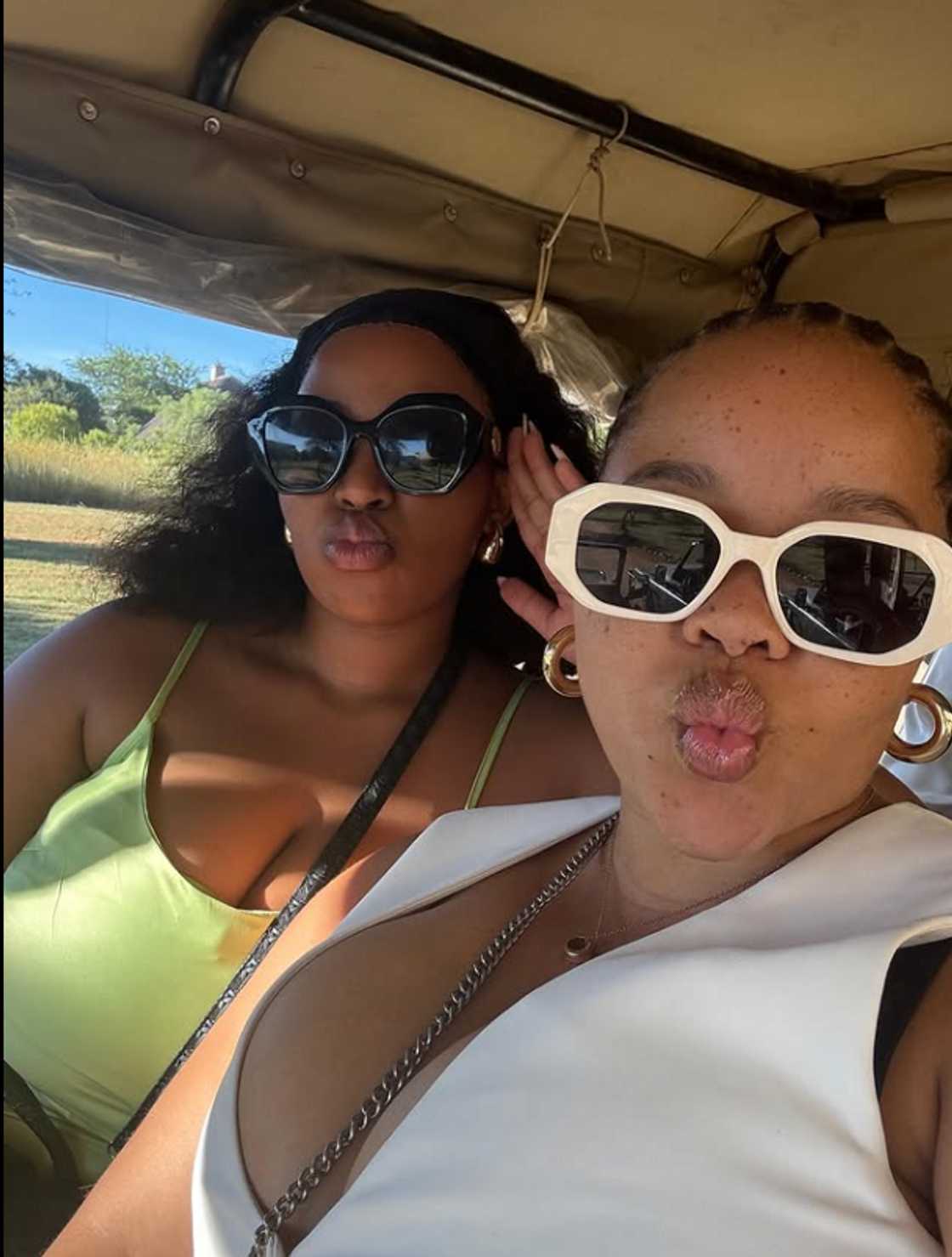 Tirelo Kale and Amahle Gasela trended online. Tirelo Kale and Amahle Gasela trended online.