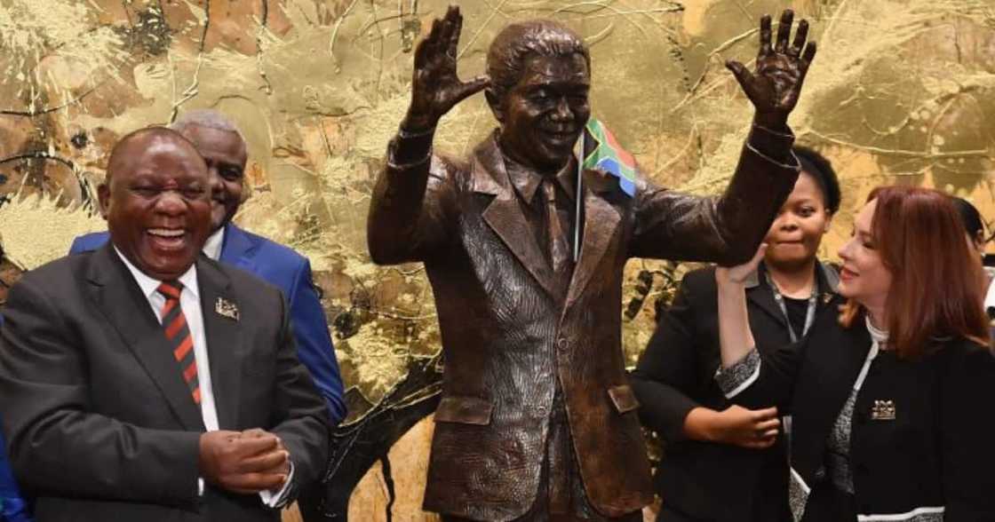 "What's Wrong With Cyril?": Ramaphosa's 'Madiba Shirt' Thrown Major Shade Online "What's Wrong With Cyril?": Ramaphosa's 'Madiba Shirt' Thrown Major Shade Online