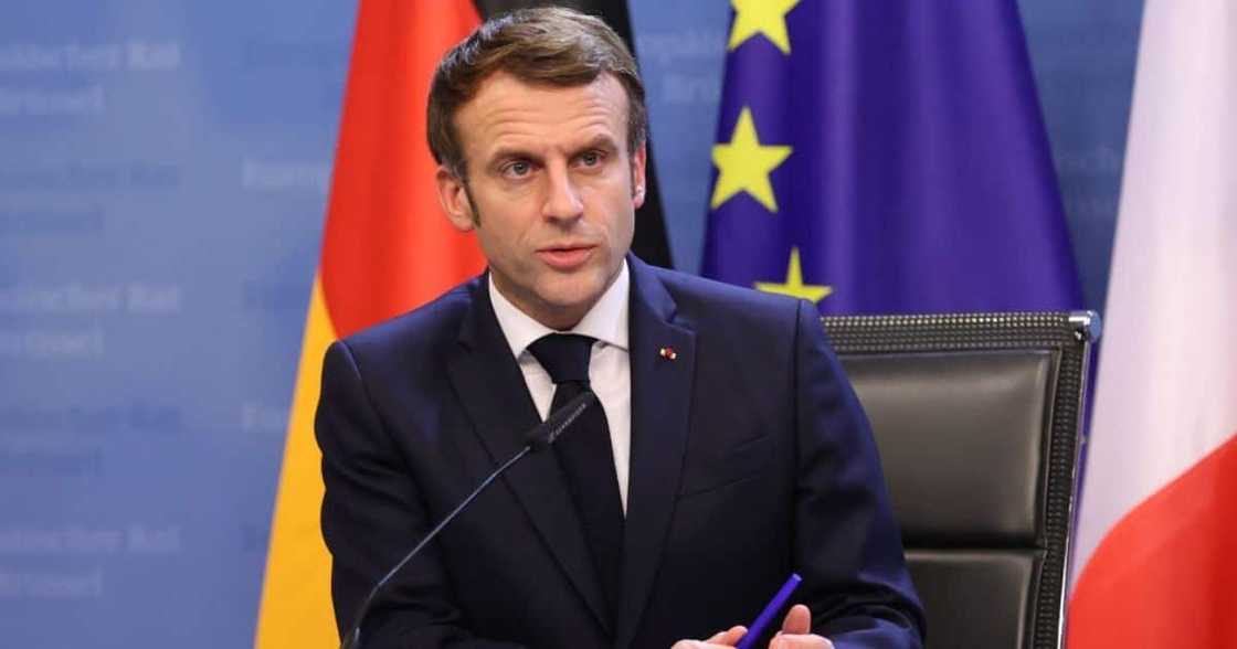 Emmanuel Macron, France, scarlet list, South Africa, travel restrictions, Covid-19, coronavirus Emmanuel Macron, France, scarlet list, South Africa, travel restrictions, Covid-19, coronavirus