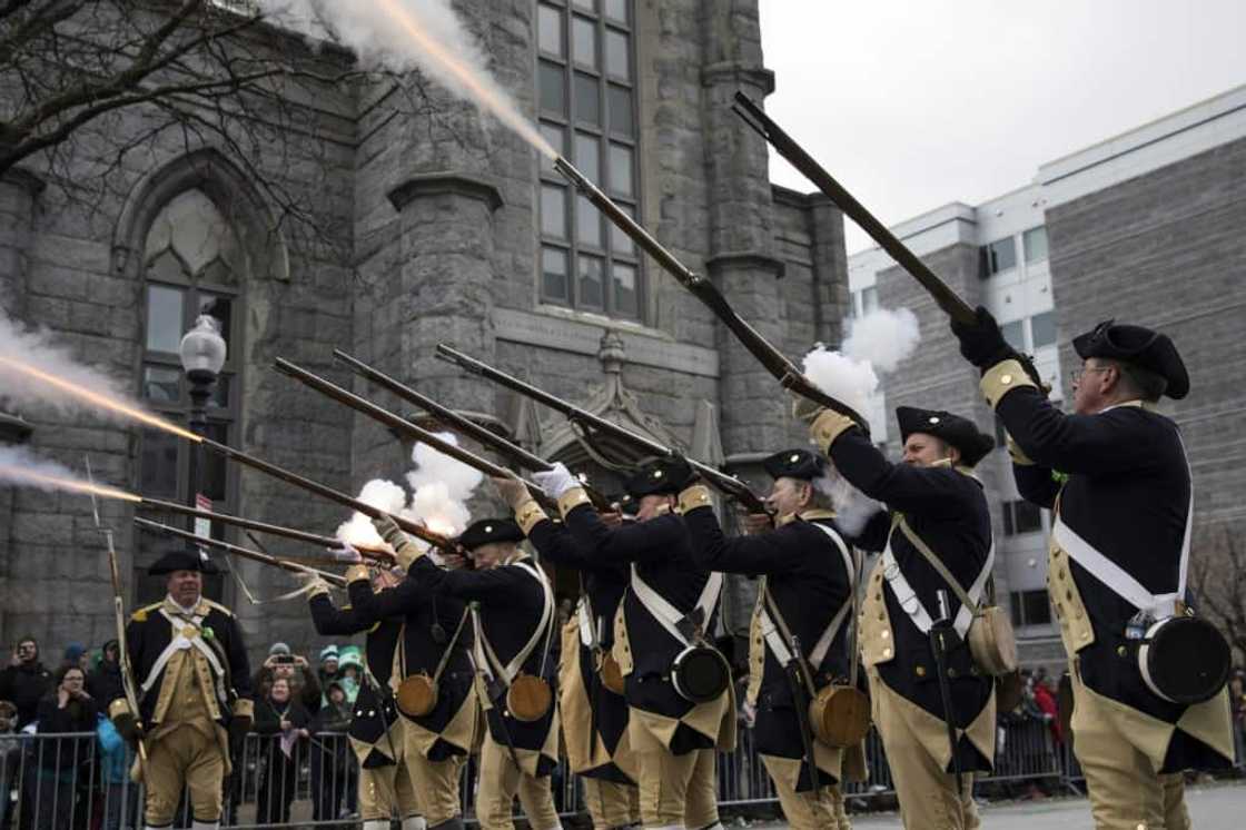 American Revolutionary War reenactors in Boston: the right to own guns was seen by the founders of the United States in the 18th century as essential to overthrowing tyrants American Revolutionary War reenactors in Boston: the right to own guns was seen by the founders of the United States in the 18th century as essential to overthrowing tyrants