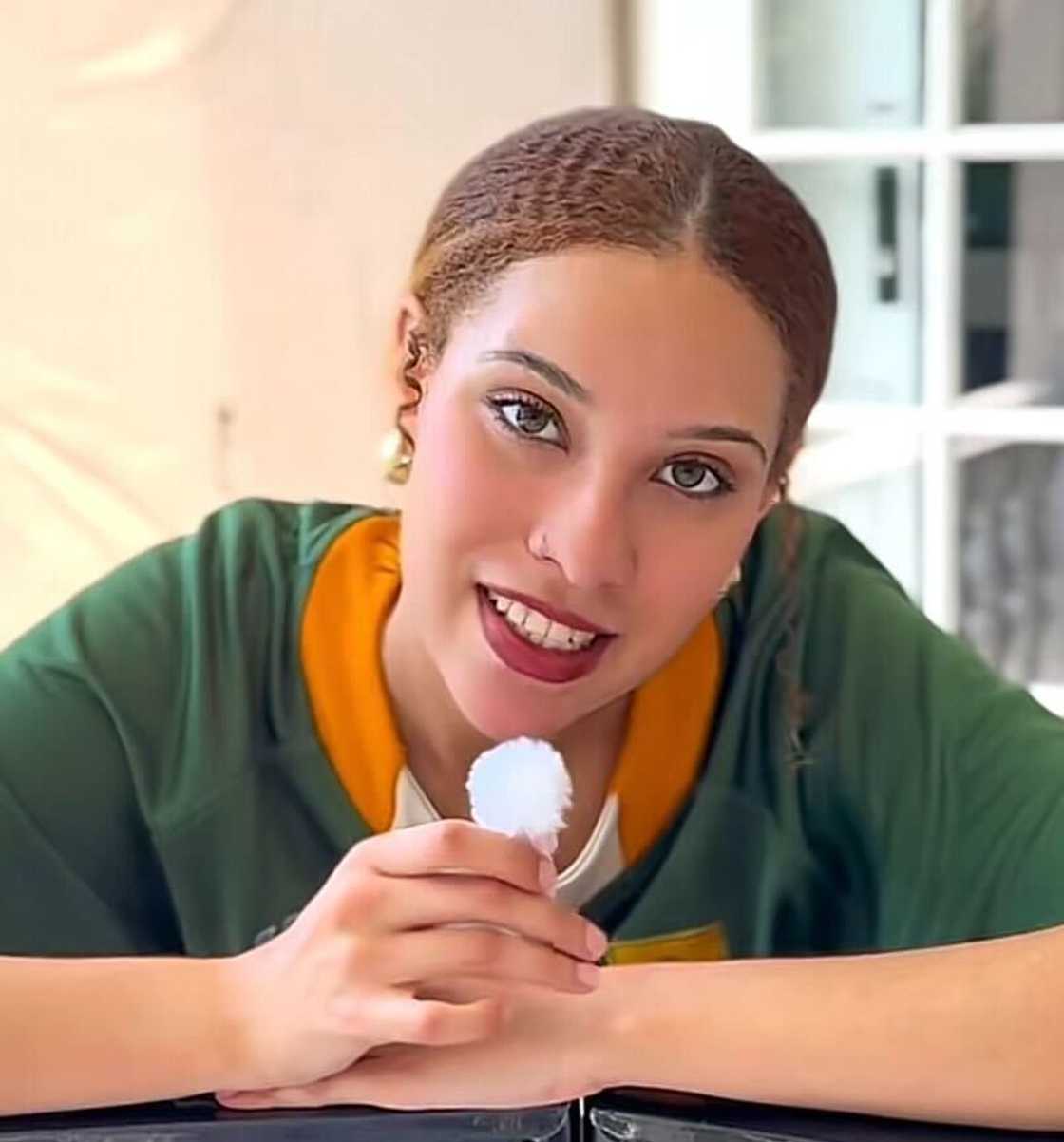 A woman flaunted a Lululemon at Jam, stunning social media users. A woman flaunted a Lululemon at Jam, stunning social media users.