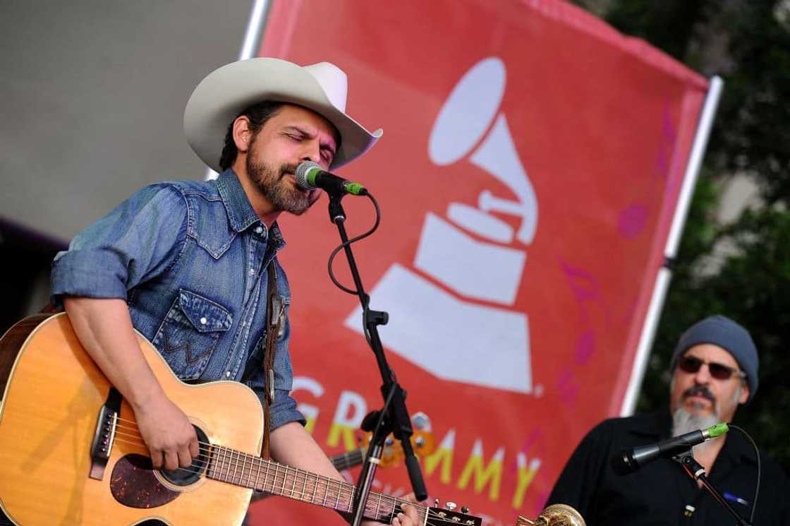 Who is the best singer in Mexico right now? Who is the best singer in Mexico right now?