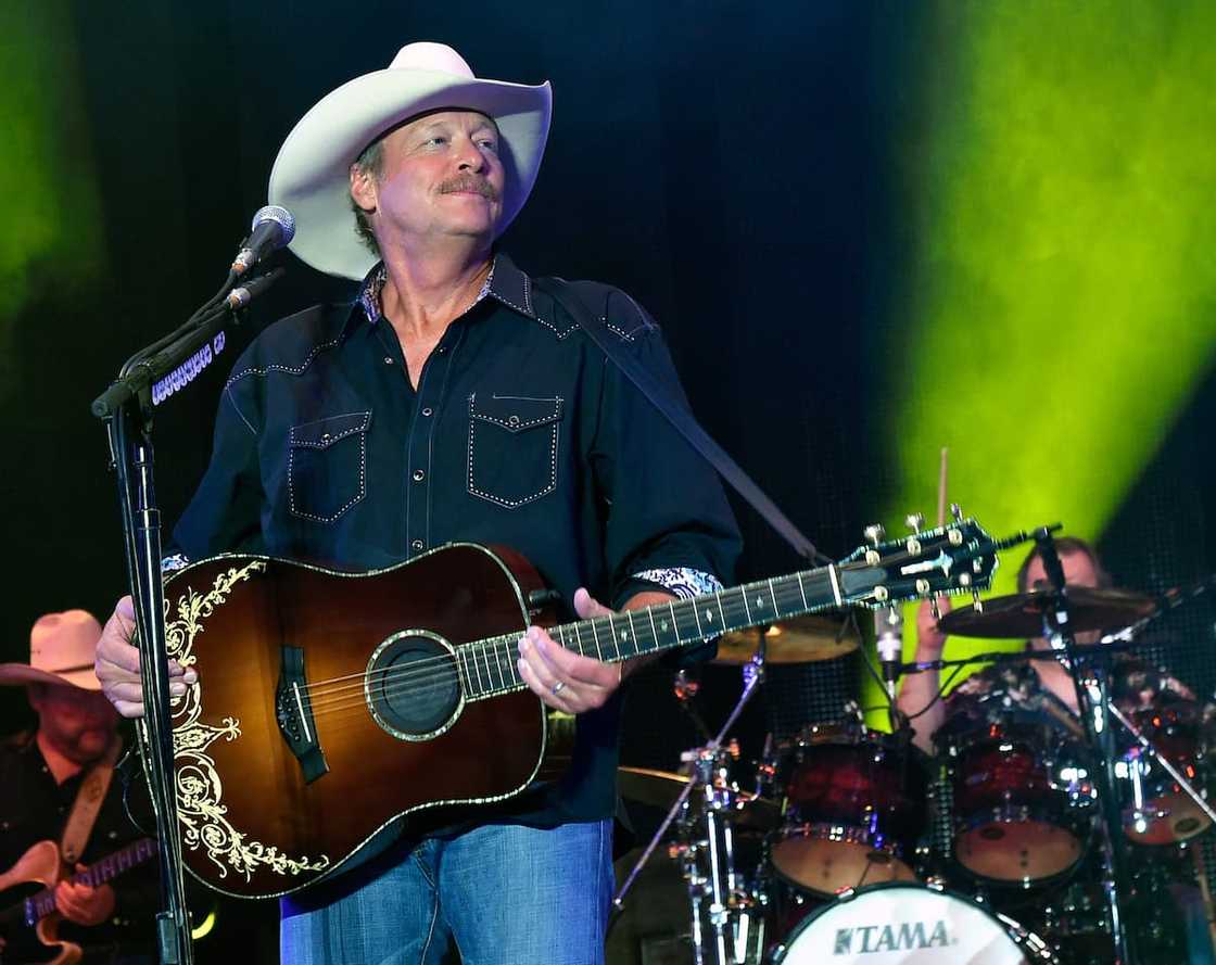 Singer-songwriter Alan Jackson onstage at Heritage Park Singer-songwriter Alan Jackson onstage at Heritage Park