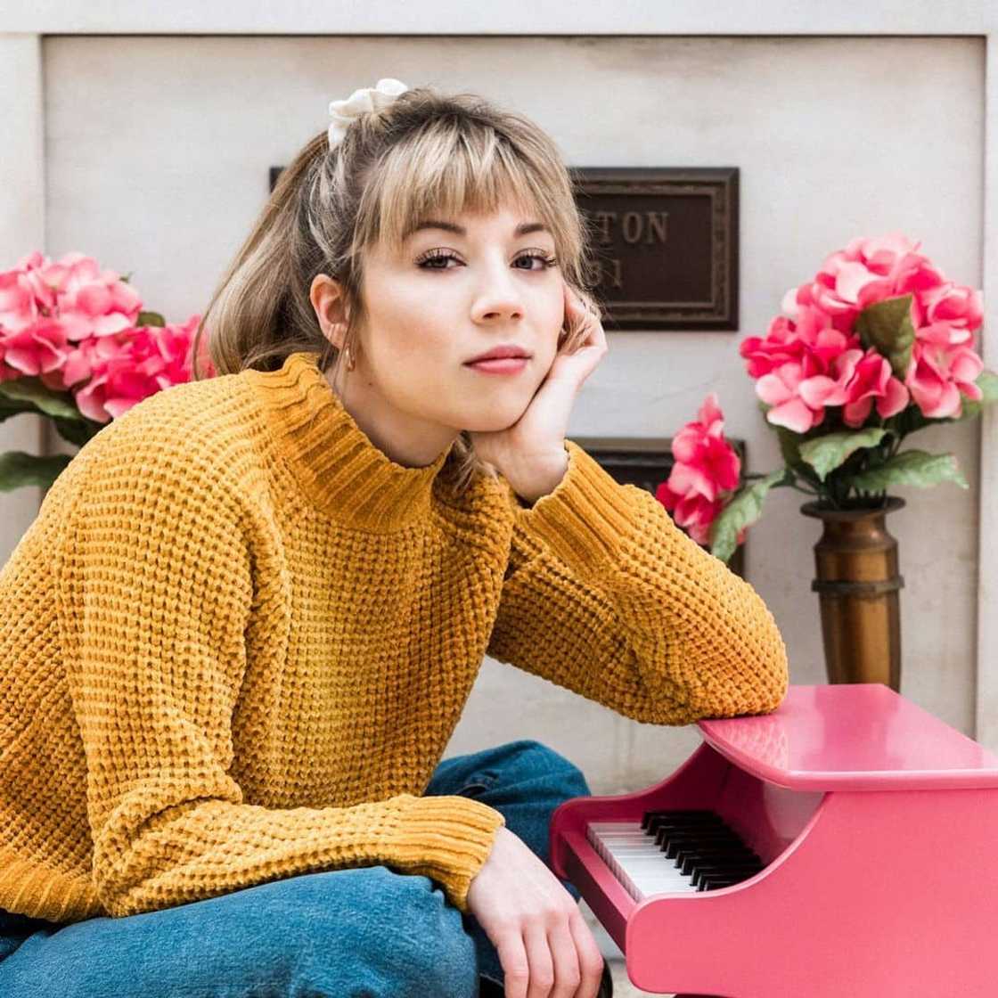 Jennette McCurdy MOM Jennette McCurdy MOM