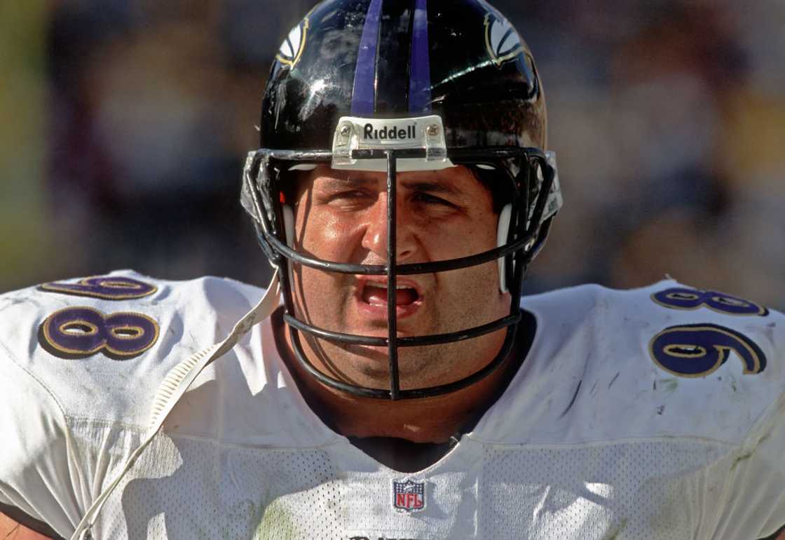 Tony Siragusa at a Ravens-Steelers game