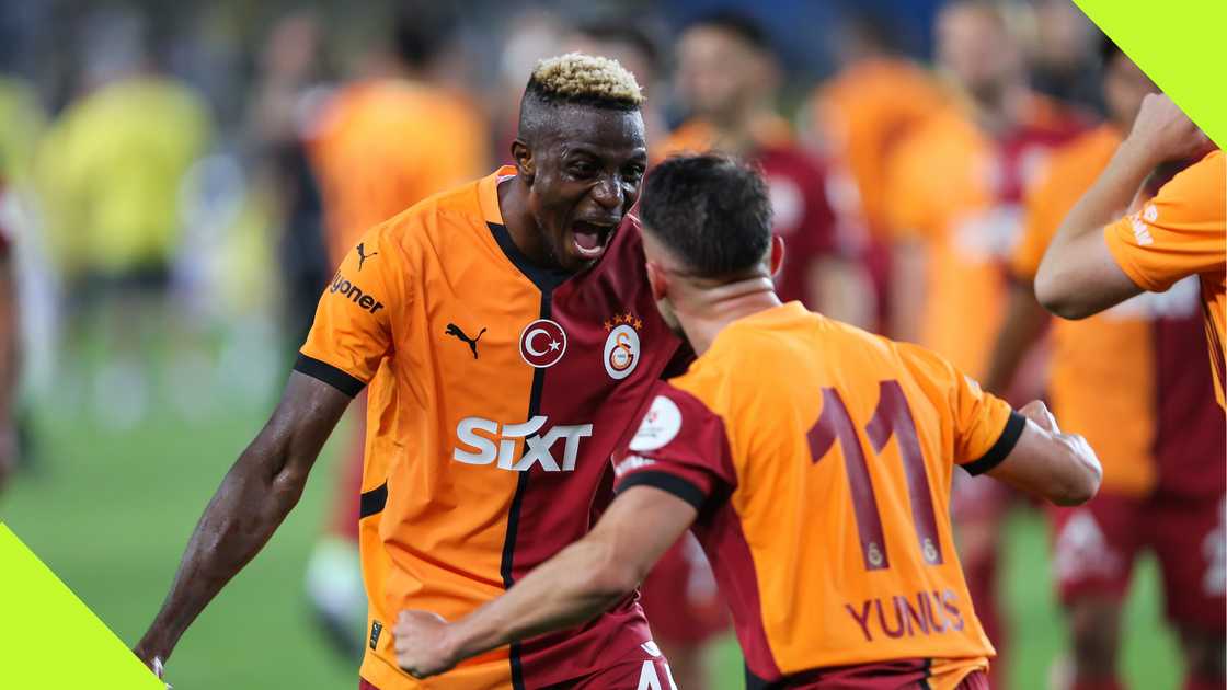 Victor Osimhen celebrates Galatasaray's win over Fenerbahce with his teammate.