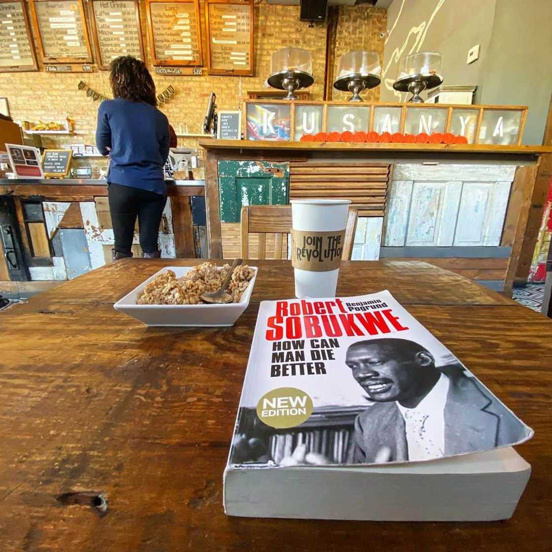 History and bio of Robert Sobukwe History and bio of Robert Sobukwe